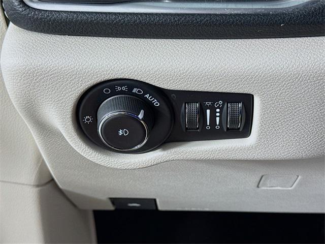 used 2022 Chrysler Pacifica Hybrid car, priced at $24,553