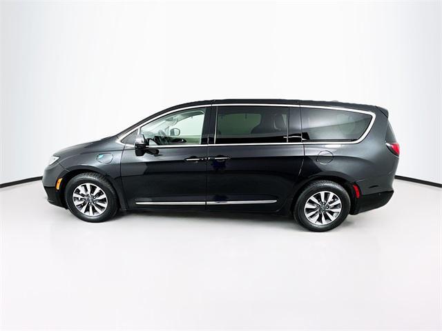 used 2022 Chrysler Pacifica Hybrid car, priced at $24,553