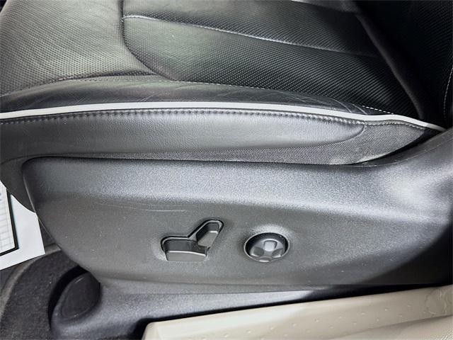 used 2022 Chrysler Pacifica Hybrid car, priced at $24,553