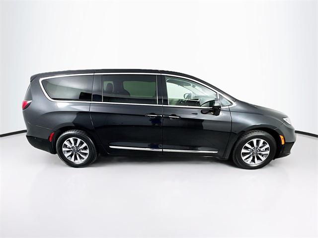 used 2022 Chrysler Pacifica Hybrid car, priced at $24,553