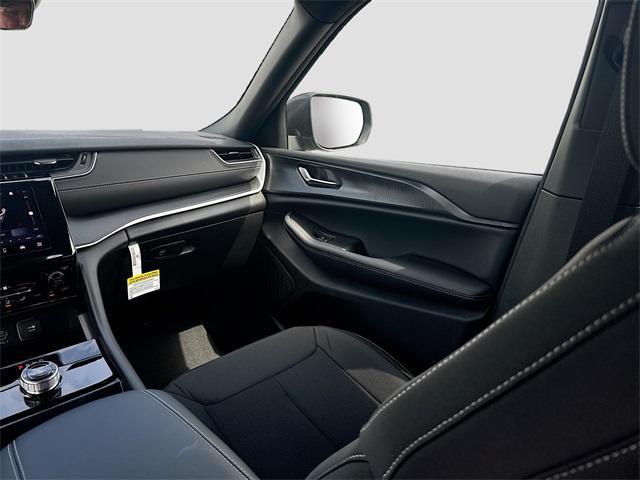 new 2025 Jeep Grand Cherokee car, priced at $40,620