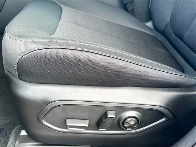 new 2025 Jeep Grand Cherokee car, priced at $40,620
