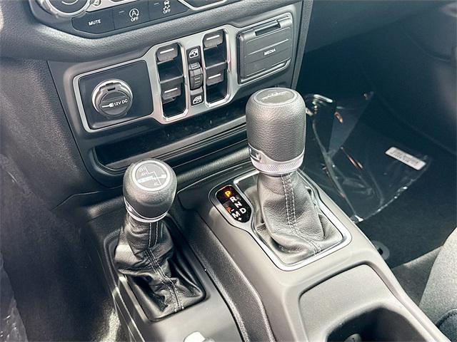 new 2025 Jeep Gladiator car, priced at $37,832