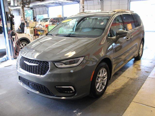 used 2022 Chrysler Pacifica car, priced at $23,001
