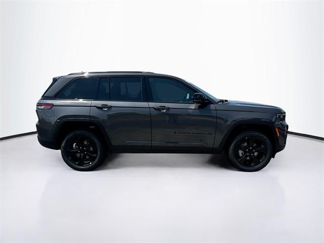 new 2025 Jeep Grand Cherokee car, priced at $41,573