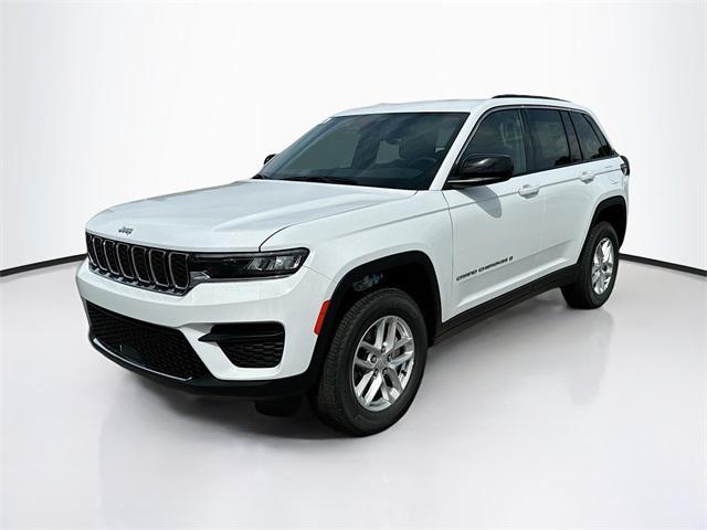 new 2024 Jeep Grand Cherokee car, priced at $32,500