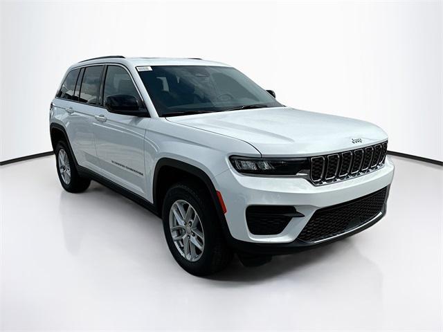 new 2024 Jeep Grand Cherokee car, priced at $32,500