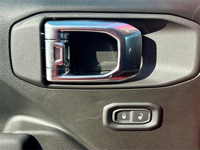 new 2026 Jeep Wrangler car, priced at $44,326