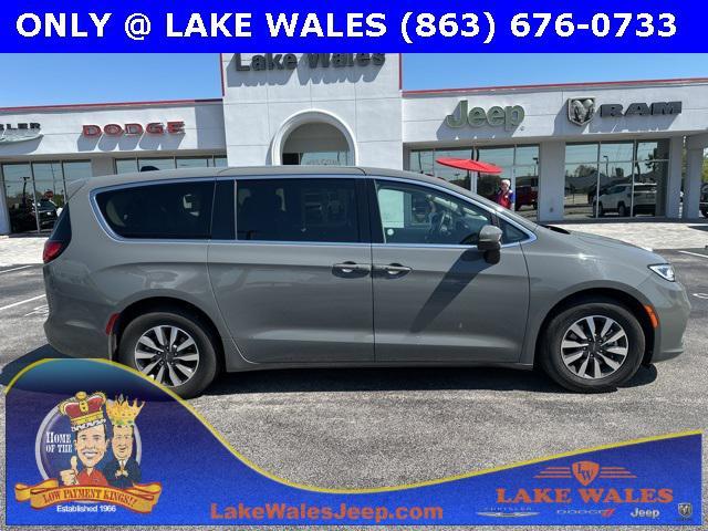 used 2023 Chrysler Pacifica Hybrid car, priced at $18,999