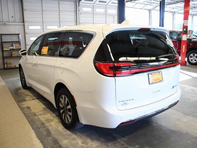 used 2022 Chrysler Pacifica Hybrid car, priced at $27,888