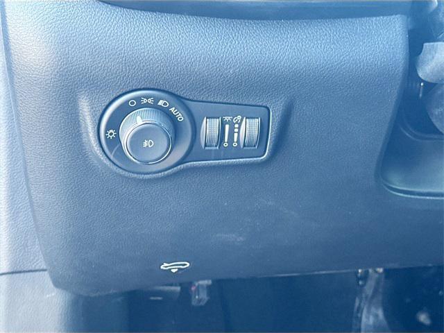 new 2025 Jeep Compass car, priced at $28,558