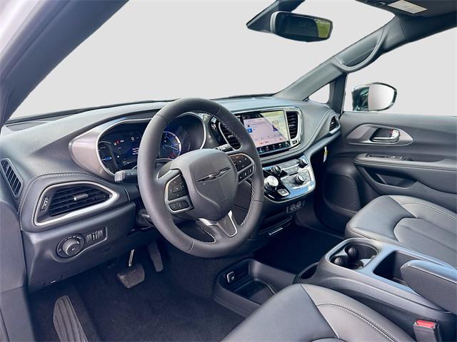 new 2025 Chrysler Pacifica Hybrid car, priced at $39,999
