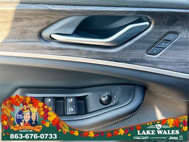 new 2025 Jeep Grand Cherokee car, priced at $42,150