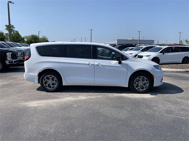 new 2024 Chrysler Pacifica car, priced at $44,225