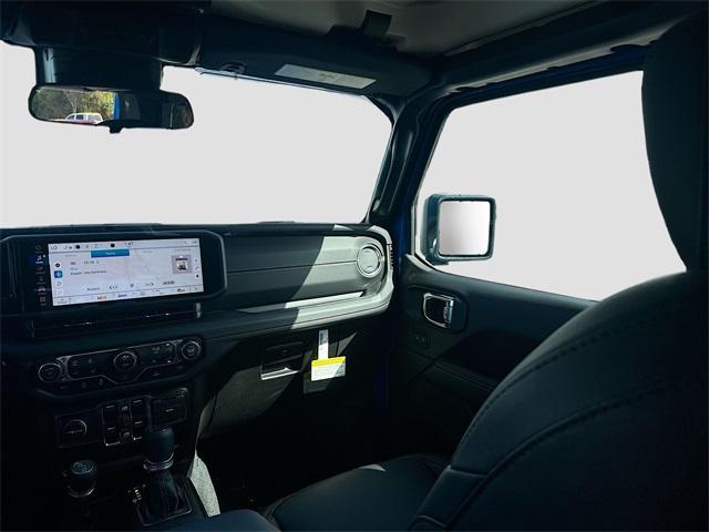 new 2025 Jeep Gladiator car, priced at $45,197