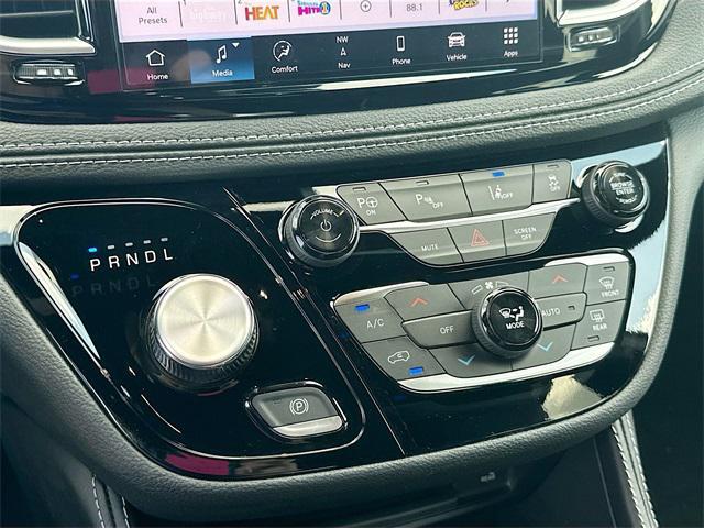new 2025 Chrysler Pacifica Hybrid car, priced at $56,305