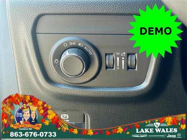 new 2025 Jeep Grand Cherokee car, priced at $35,660