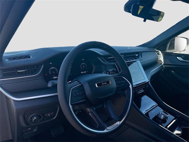 new 2025 Jeep Grand Cherokee car, priced at $35,660