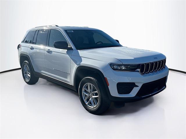 new 2025 Jeep Grand Cherokee car, priced at $35,660