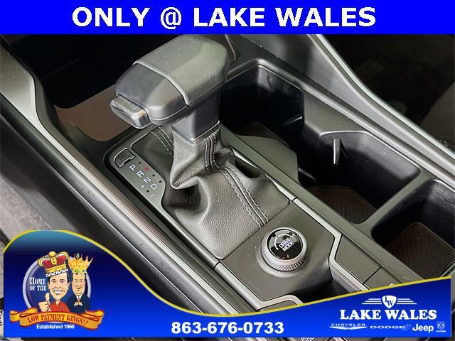 used 2024 Kia Sorento car, priced at $25,300