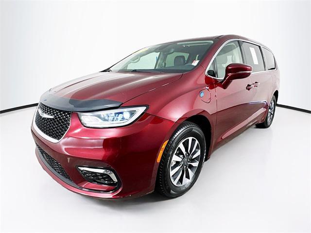 used 2022 Chrysler Pacifica Hybrid car, priced at $19,742