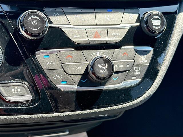 new 2025 Chrysler Pacifica car, priced at $41,311