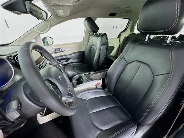 used 2023 Chrysler Pacifica Hybrid car, priced at $24,981