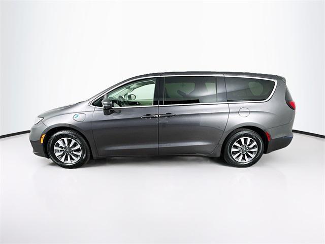 used 2022 Chrysler Pacifica Hybrid car, priced at $18,998