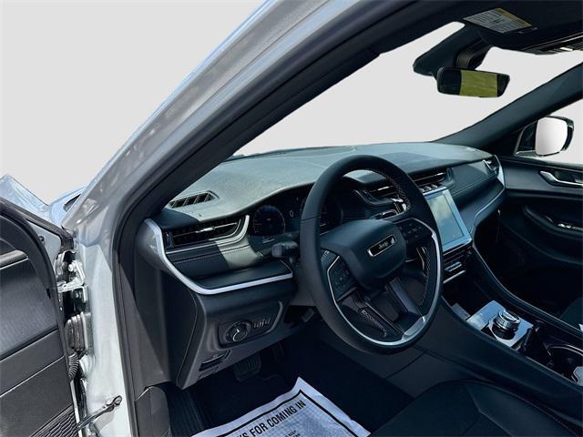 new 2025 Jeep Grand Cherokee L car, priced at $42,594