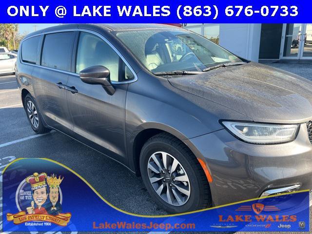 used 2022 Chrysler Pacifica Hybrid car, priced at $20,688