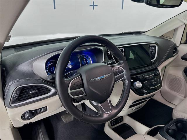 used 2021 Chrysler Pacifica Hybrid car, priced at $20,994