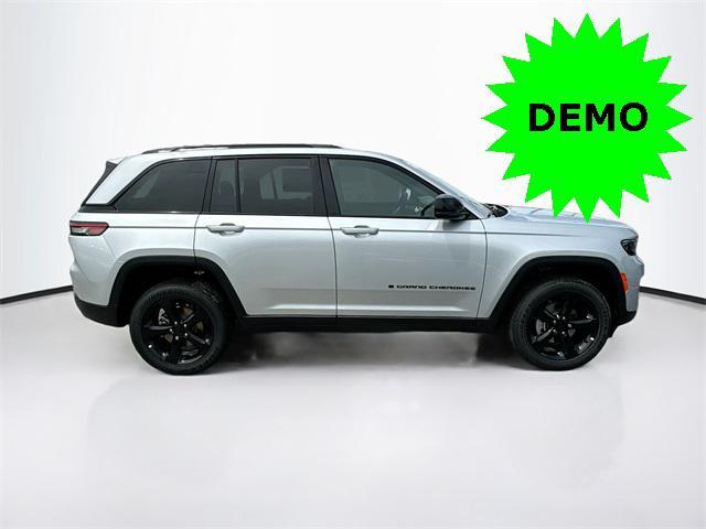 new 2024 Jeep Grand Cherokee car, priced at $38,500