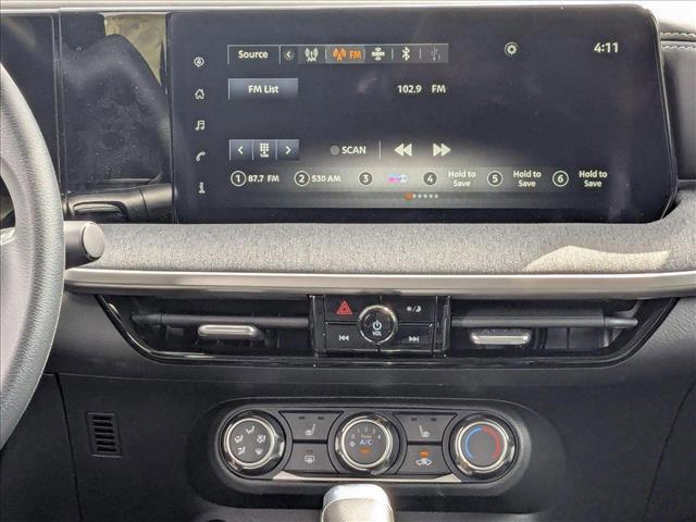 new 2025 Nissan Kicks car, priced at $27,437