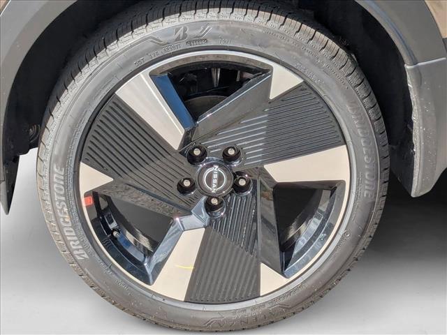 new 2025 Nissan Kicks car, priced at $26,532