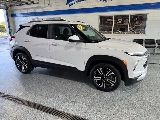 used 2025 Chevrolet TrailBlazer car, priced at $23,000