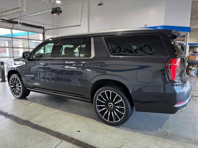 new 2025 Chevrolet Suburban car