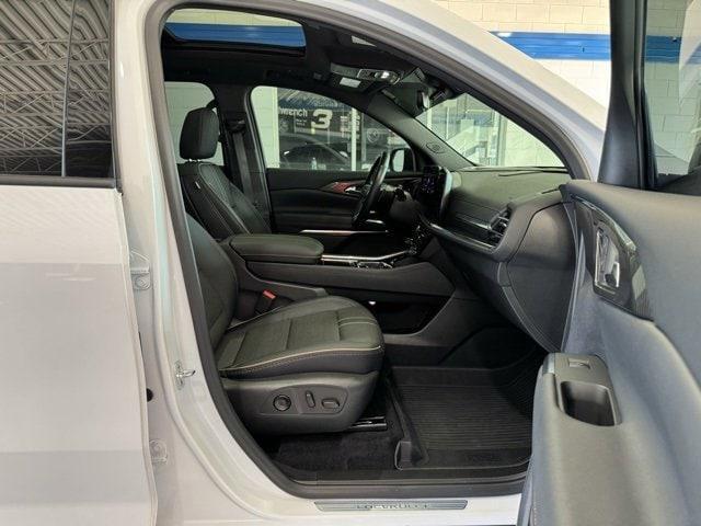 used 2025 Chevrolet Traverse car, priced at $51,000