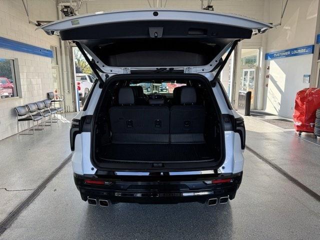 used 2025 Chevrolet Traverse car, priced at $51,000