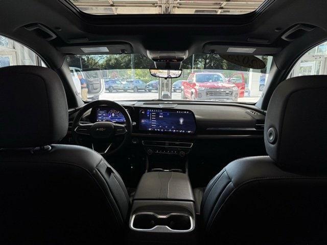 used 2025 Chevrolet Traverse car, priced at $51,000