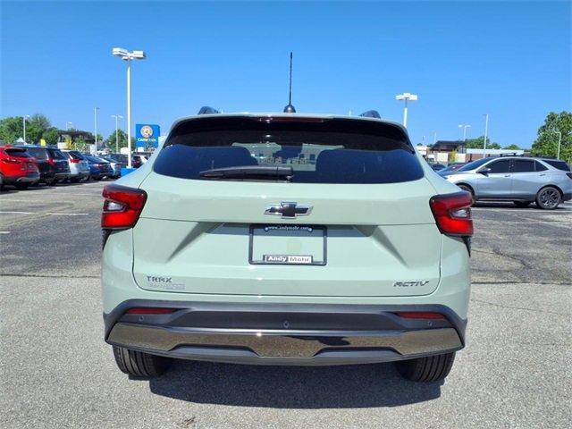 new 2025 Chevrolet Trax car, priced at $27,115