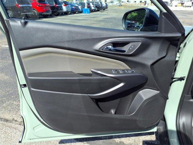 new 2025 Chevrolet Trax car, priced at $27,115