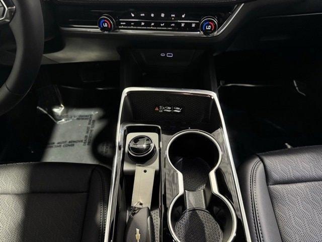 new 2026 Chevrolet Equinox car, priced at $33,999