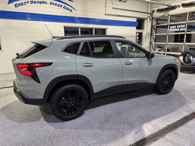 new 2025 Chevrolet Trax car