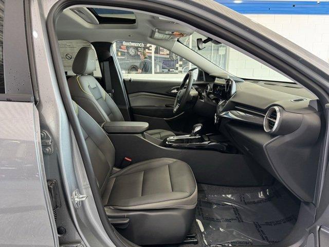 new 2025 Chevrolet Trax car, priced at $27,485