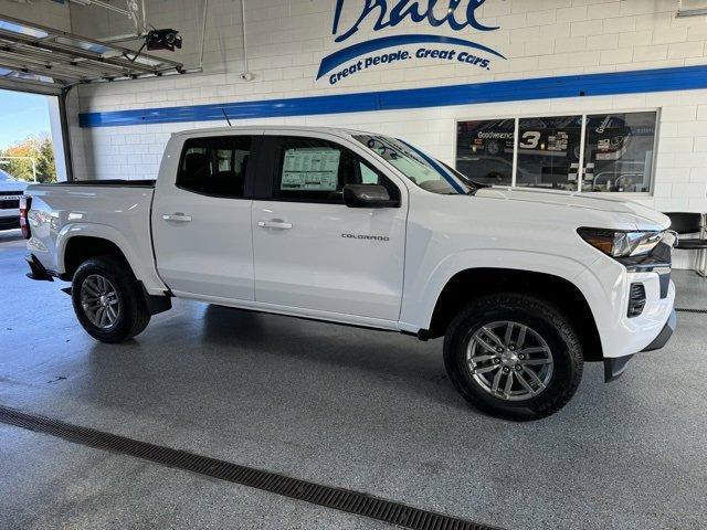 new 2024 Chevrolet Colorado car, priced at $40,415