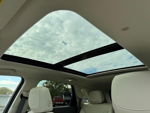 used 2023 Cadillac XT5 car, priced at $36,500