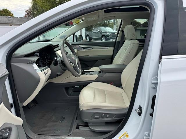 used 2023 Cadillac XT5 car, priced at $36,500