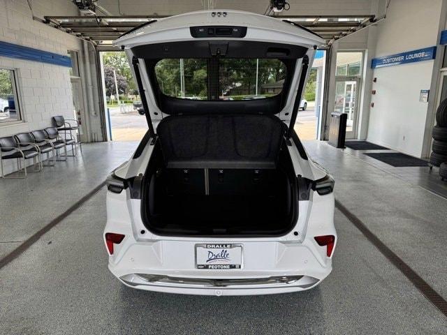 new 2025 Buick Envista car, priced at $31,000