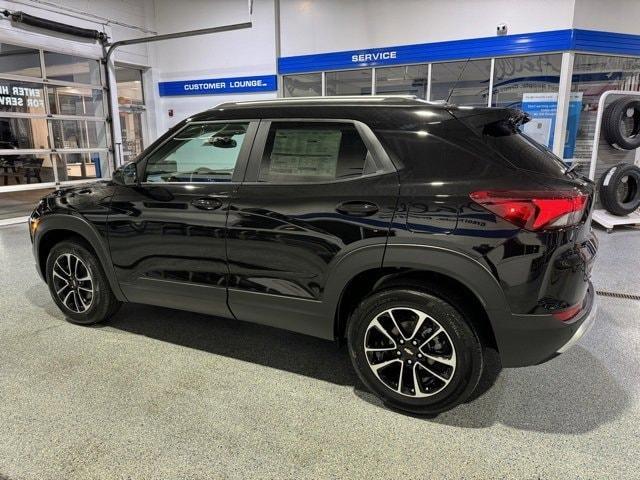 new 2025 Chevrolet TrailBlazer car, priced at $27,500