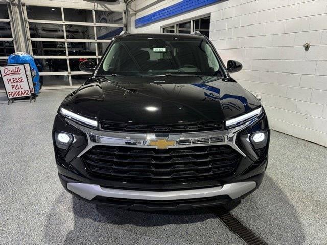 new 2025 Chevrolet TrailBlazer car, priced at $27,500